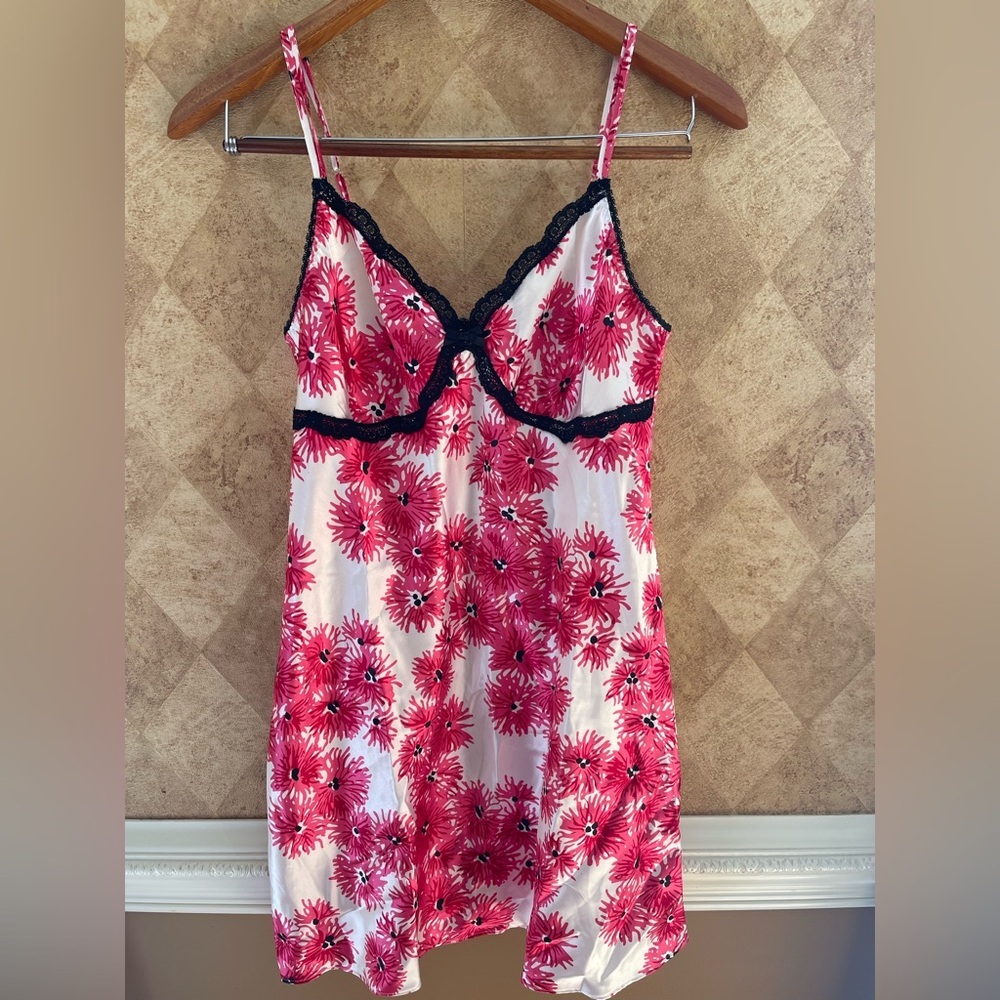 Gillian & O’Malley Pink and Black Silky Flora Slip/Nightgown/Lingerie woman’s m